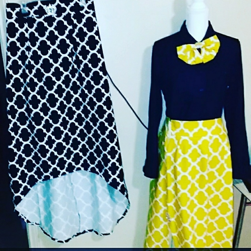 Skirt w/ bow tie